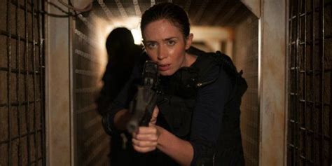 emily blunt boobs|Why Emily Blunt Fought To Remove Her Nude Scene From Sicario